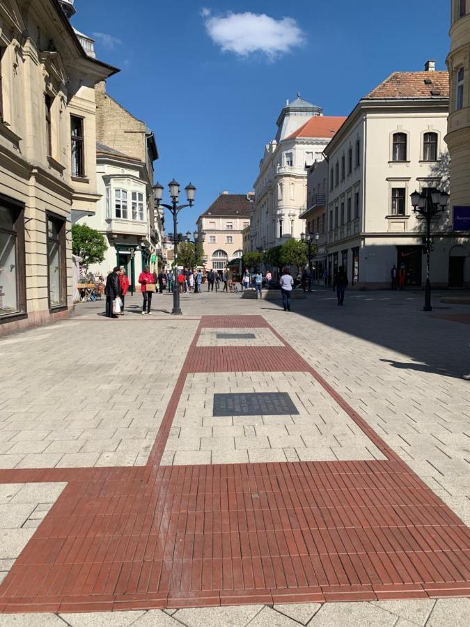 Origo Appartement Győr Buitenkant foto