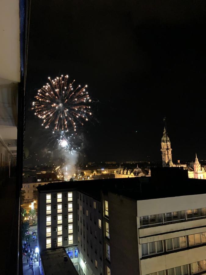 Origo Appartement Győr Buitenkant foto