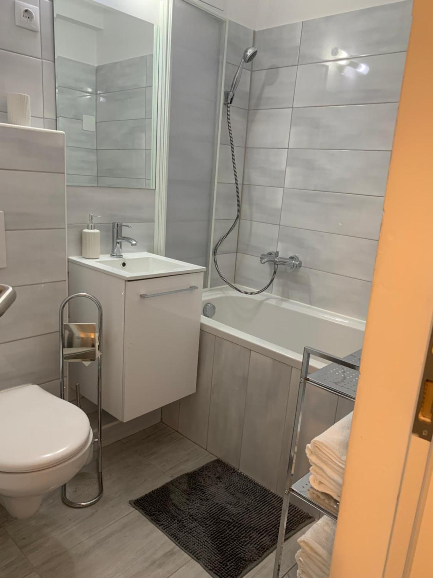 Origo Appartement Győr Buitenkant foto
