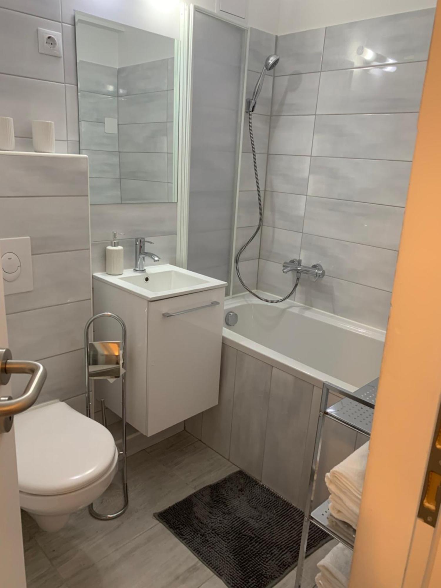 Origo Appartement Győr Buitenkant foto