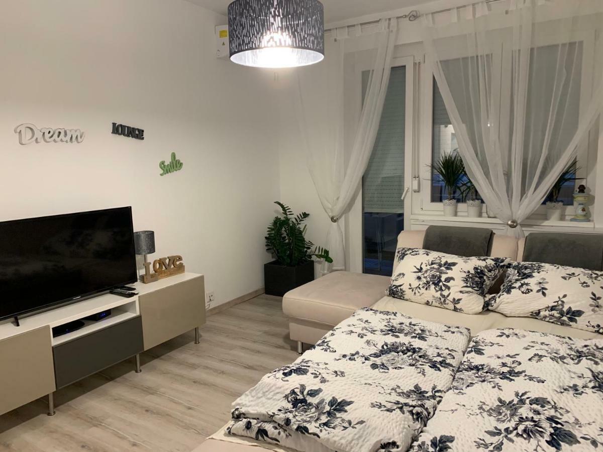 Origo Appartement Győr Buitenkant foto