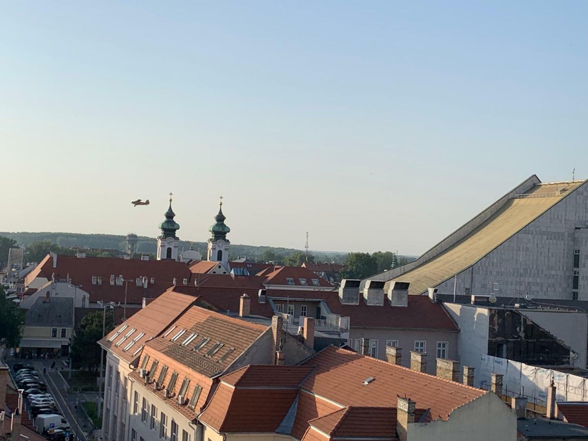 Origo Appartement Győr Buitenkant foto
