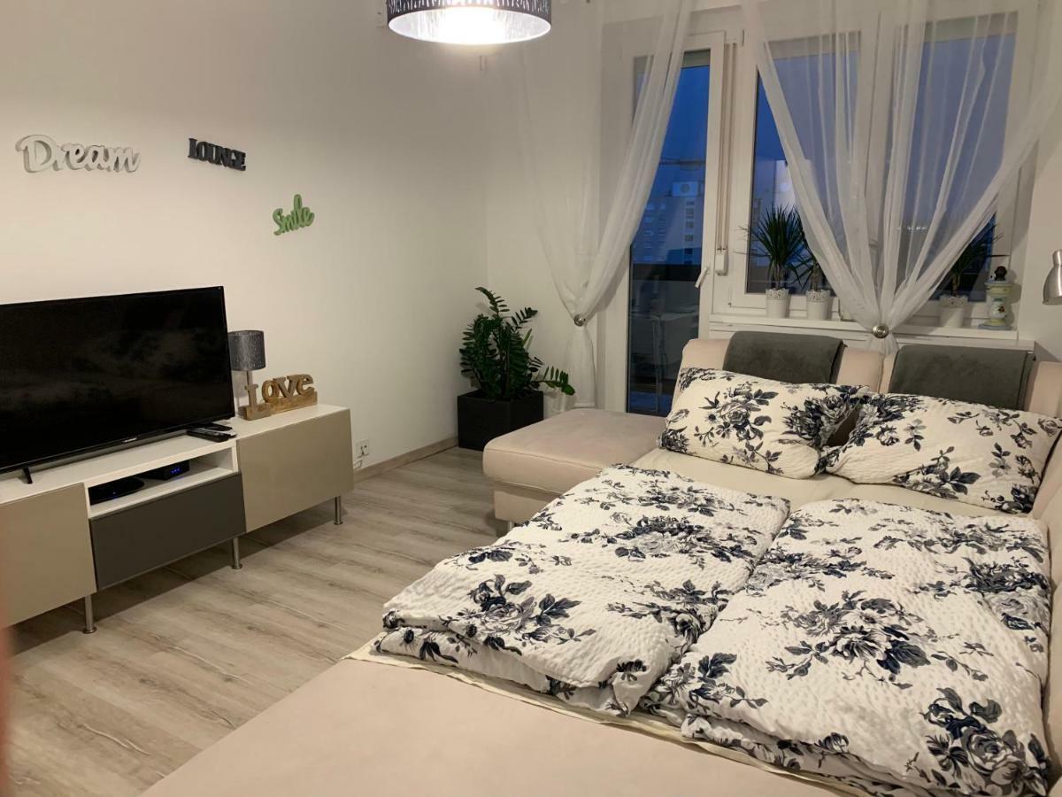 Origo Appartement Győr Buitenkant foto
